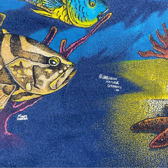Vtg 90's Harlequin Nature Graphics All Over Print Ocean/Wildlife T Shirt Size L - Picture 8 of 8